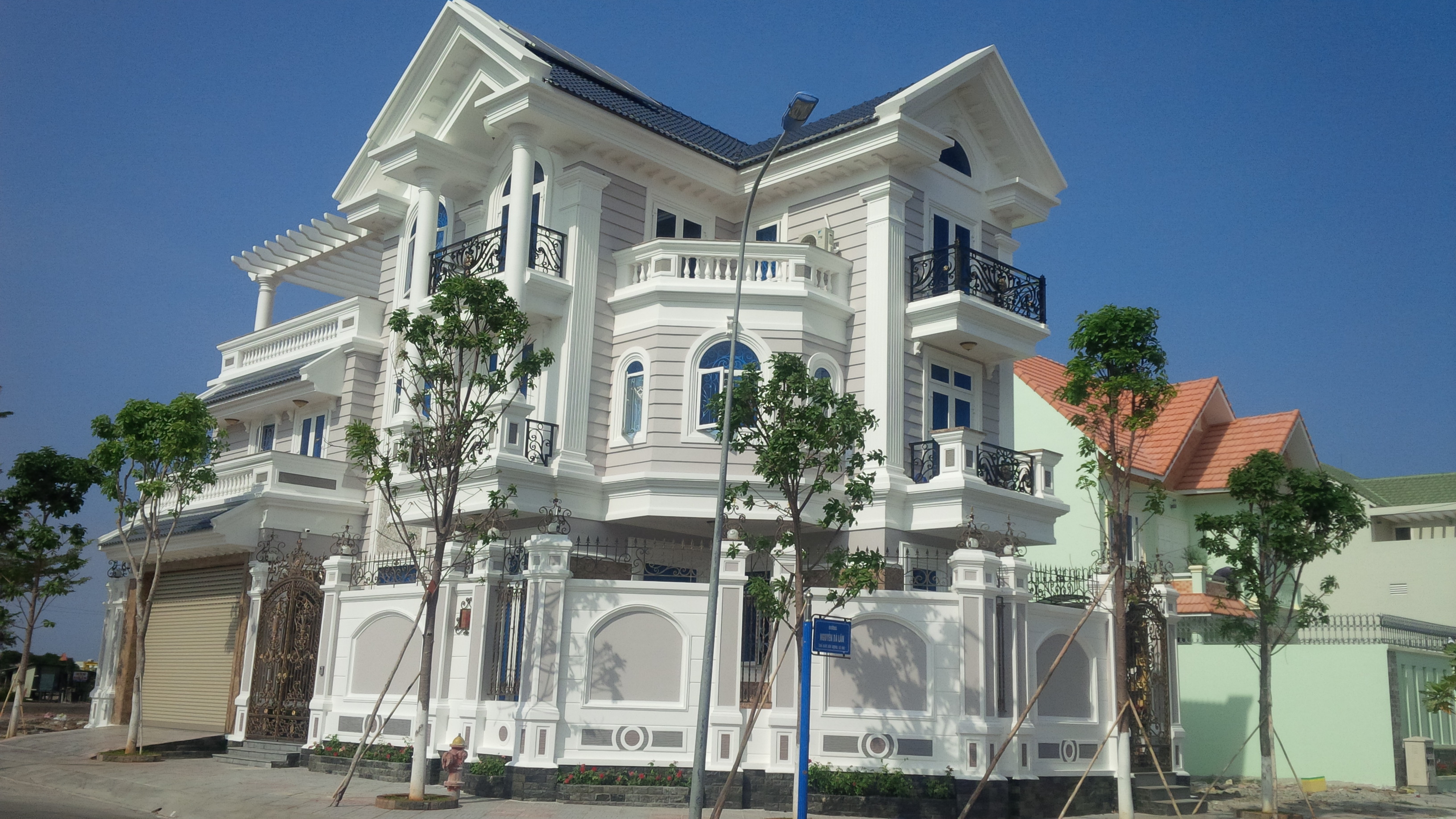 Biệt Thự Nhà Anh Ngọc - Khu Đại An