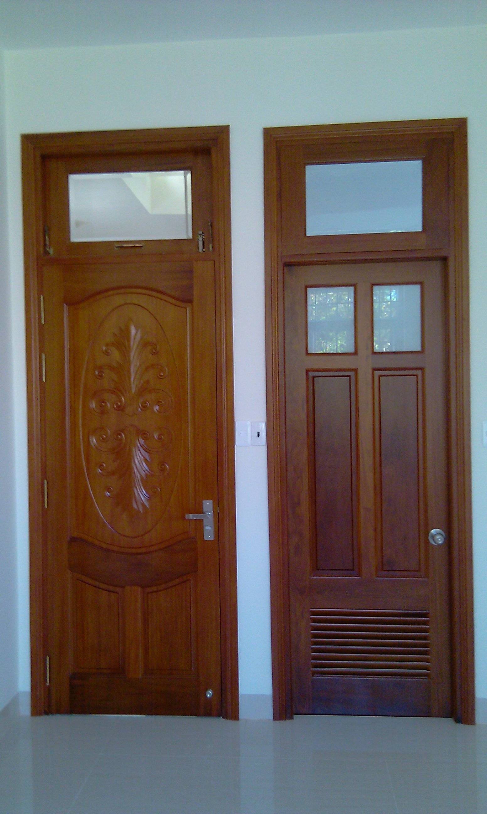 Cửa đi 05